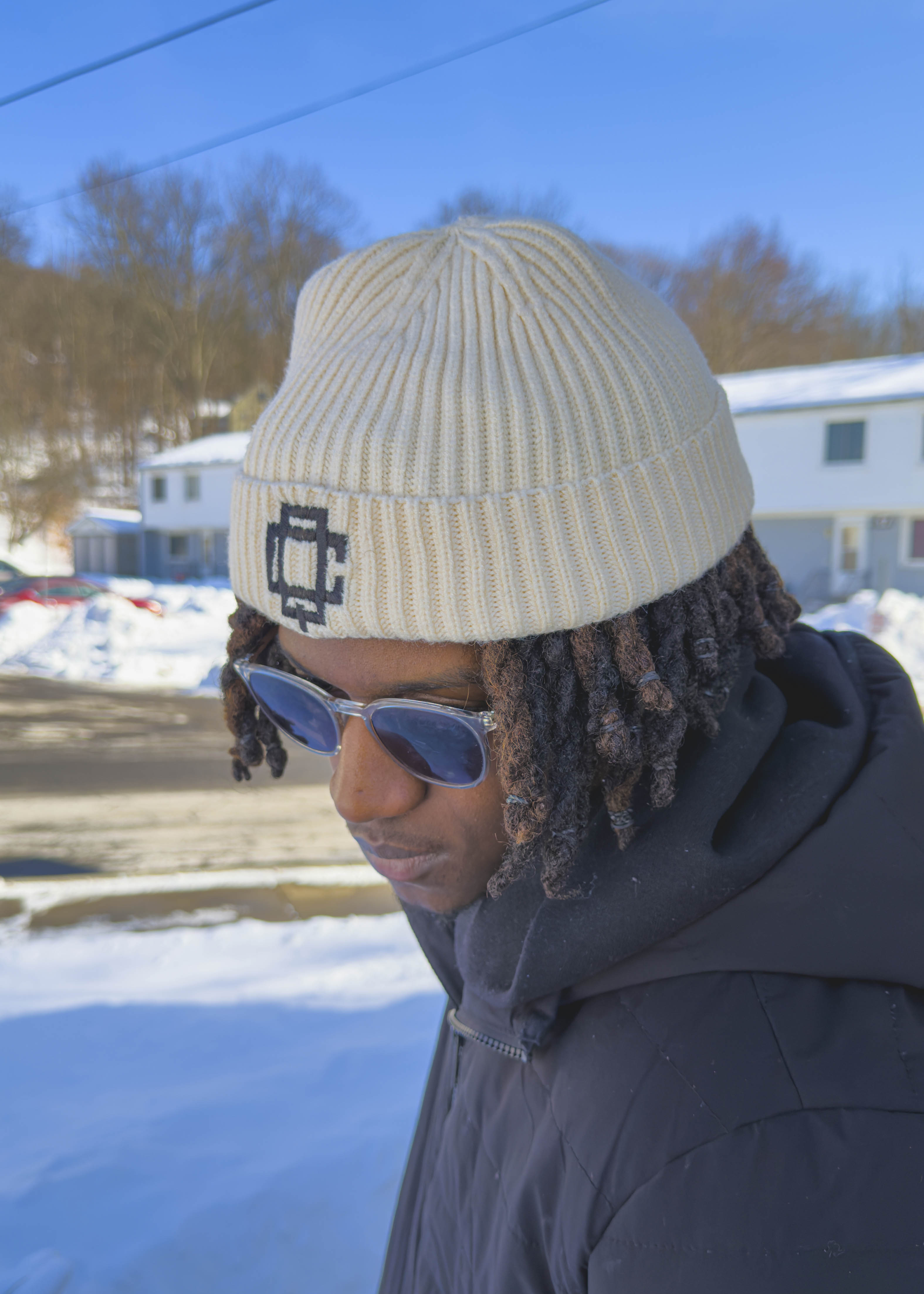 Beanie Essential Logo