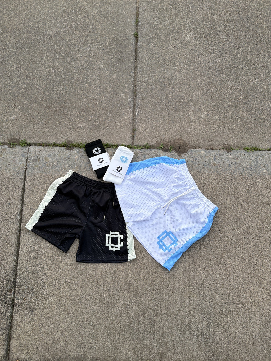 RHINESTONE SHORT